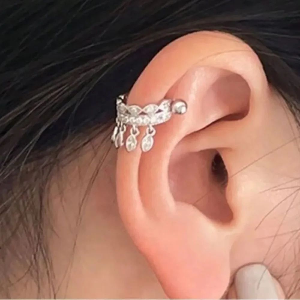 Dangle Ear Cuff M1326